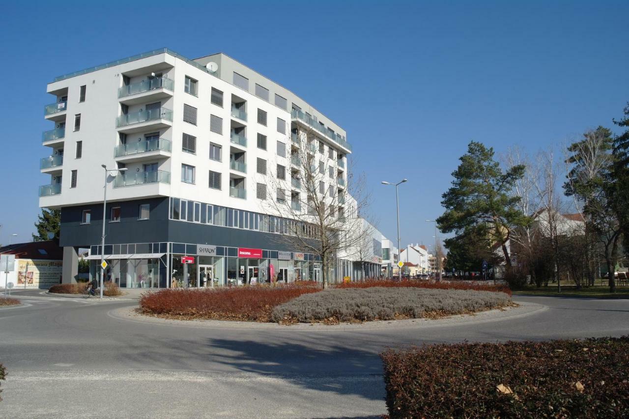 Apartman Centroom Piest'any Exterior photo
